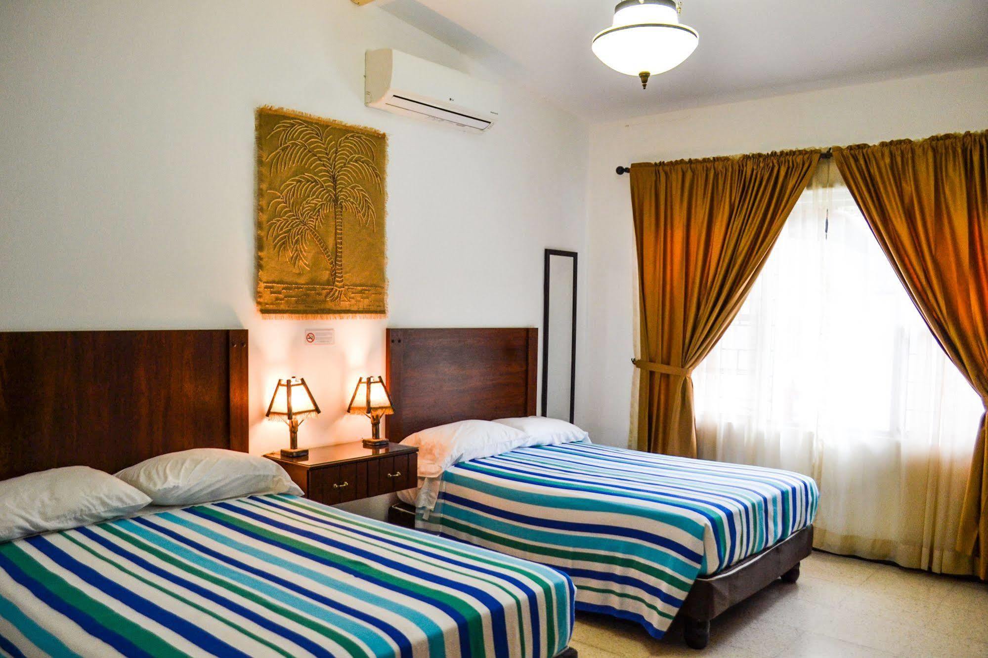 Hotel Boutique El Escalon グアヤキル エクステリア 写真